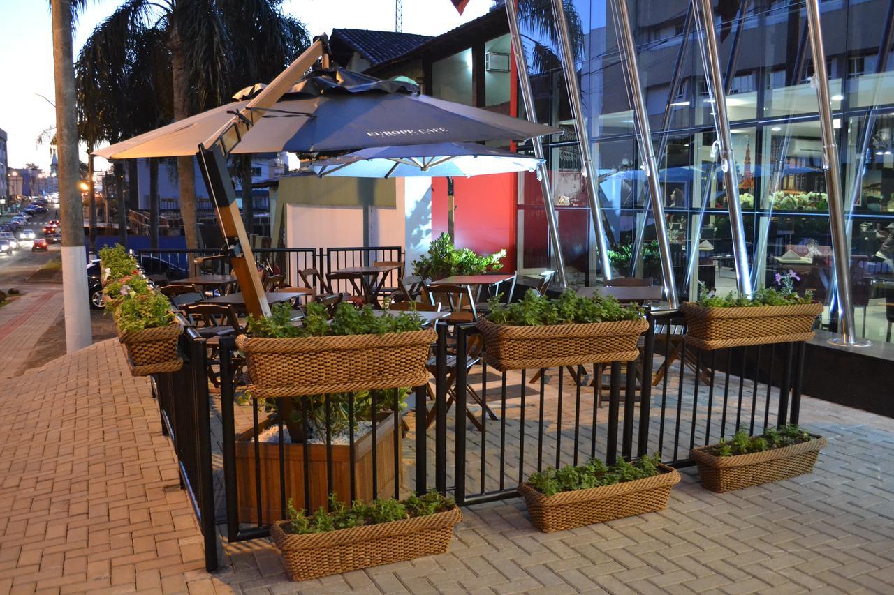 Holiday & Business Hotel - Em Frente Ao Centro De Eventos E Arena Conda Chapeco Bagian luar foto